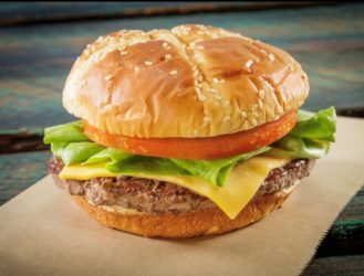 CHEESEBURGER IN PARADISE OPENS IN CHICAGO’S RIVER NORTH